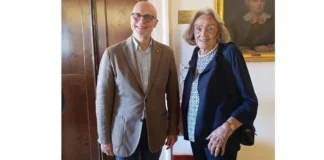 Bertoliana, nuova donazione arricchisce l’Archivio Lampertico. Alberto Galla: memoria familiare e patrimonio collettivo Alberto Galla, presidente della Bertoliana, con Luciana Lampertico Marchisio