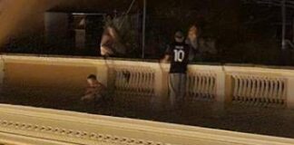 Allarme a Roma, due giovani sul cornicione in pieno centro