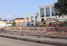 “Scultura Centrale”: arte e partecipazione all’ex Centrale del Latte di Vicenza, futuro centro civico con abbattimento muro di cinta Area ex Centrale del latte, lavori di abbattimento del vecchio muro di cinta che da su via Mentana verso la guardia medica
