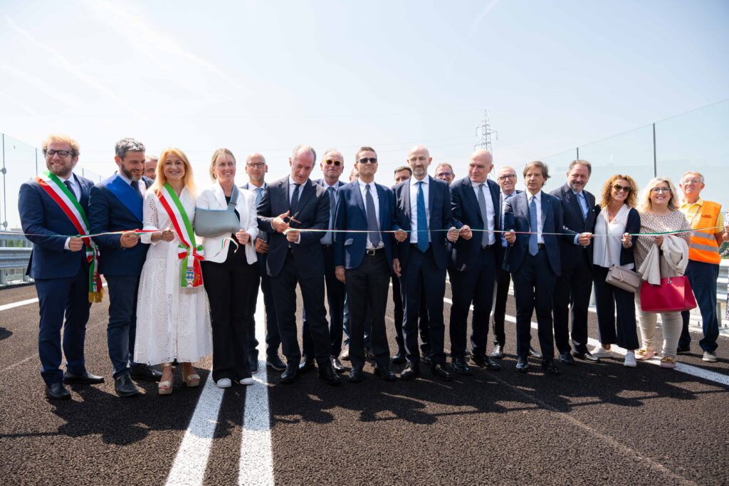 Bretella dell'Albera, tanti sorrisi mediatici delle Istituzioni quando c'è da inaugurare