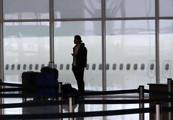 Caos voli e guasto al centro radar, la ricostruzione dell’Enav: “Problema a rete Tim”