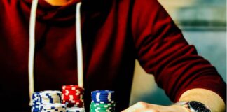 Alla scoperta del panorama dei casino online legali in Italia con Fair Casinos Casinò https://unsplash.com/it/foto/persona-che-tiene-le-carte-da-gioco-accanto-alle-fiches-del-poker-2y7yiuEgT3k