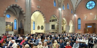 Vicenza. Giovedì il vescovo Giuliano incontra i ministri straordinari della Comunione in vista del Corpus Domini  corpus domini Vescovo Giuliano invita ministri straordinari della comunione