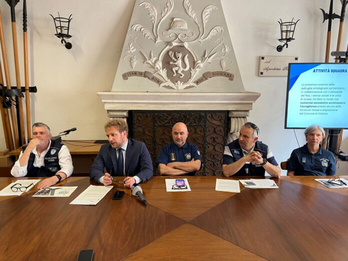 Guglielmi+Possamai+Parolin+De+Franciscis+Battocchio+4+6 presentazione attività Polizia municipale di Vicenza