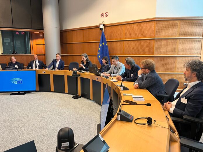 I sindaci veneti di centrosinistra a Bruxelles con Annalisa Corrado, da dx Tommasi, Possamai e Giordani I sindaci veneti di centrosinistra a Bruxelles con eurodeputato Annalisa Corrado, da dx Tommasi, Possamai e Giordani