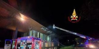 Incendio al Viola Park, fiamme in padiglione dei giovani calciatori della Fiorentina: 4 intossicati