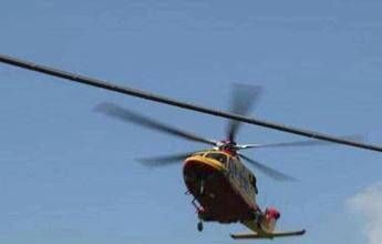 Incidente nel Trevigiano, 21enne investito da un’auto è gravissimo: elitrasportato in ospedale in codice rosso