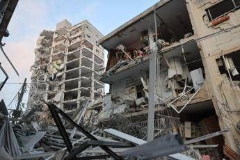 Israele-Iran, nuova notte di raid: Teheran colpisce Tel Aviv e Gerusalemme. Trump: “Colpiremo, se attaccati Israele-Iran, nuova notte di raid: Teheran colpisce Tel Aviv e Gerusalemme. Trump: Colpiremo, se attaccati