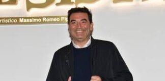 Max Giusti passa a Mediaset, l’annuncio ufficiale: “Intrattenimento e comicità”
