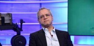 Mentana lascia La7? Il post misterioso: “Devi capire quando è il momento di staccare”