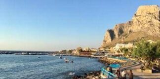 Palermo, alga tossica a Sferracavallo: divieto di balneazione