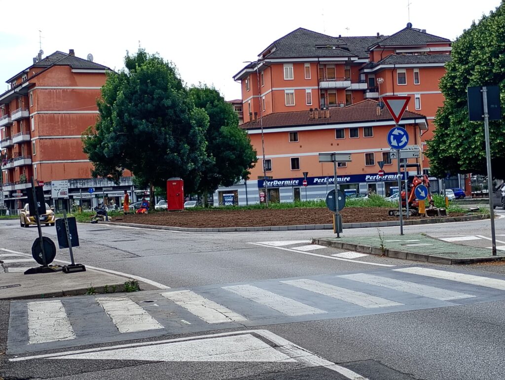 Piazzale Tiro a Segno - viale Trento, liberato dalla recinzione
