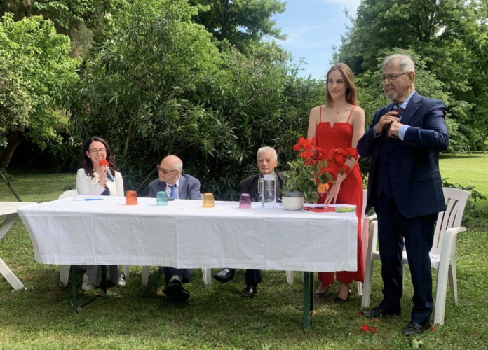 Ciliegia Politica, da sx Maria Paola Scaramuzza Tiziano Treu, don Angelo Favero, Arianna Ganzer e Franco Conte Ciliegia Politica, da sx Maria Paola Scaramuzza e Tiziano Treu, da destra Franco Conte e Arianna Ganzer