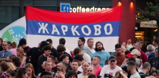 Serbia, studenti e cittadini continuano i blocchi