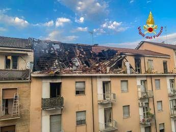Torino, esplosione in appartamento: 5 feriti