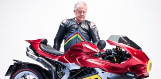 Tripudio per la Superveloce 1000 AGO