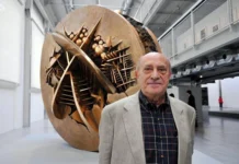 Nutri/Menti a Cartigliano, cinema e teatro con una mostra dedicata ad Arnaldo Pomodoro Nutri/Menti a Cartigliano, Arnaldo Pomodoro accanto a una sua scultura