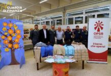 Capi di abbigliamento sequestrati donati dalla Guardia di Finanza di Padova a Opera della Provvidenza Sant’Antonio capi di abbigliamento