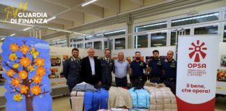 Capi di abbigliamento sequestrati donati dalla Guardia di Finanza di Padova a Opera della Provvidenza Sant’Antonio capi di abbigliamento