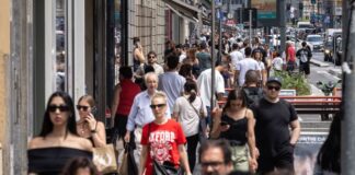 Confcommercio-Censis, l’incertezza riduce la fiducia delle famiglie