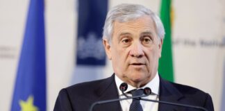 Dazi, Tajani “Ddobbiamo trattare a testa alta”