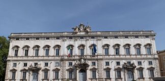 Consulta “Illegittimo tetto 240 mila euro l’anno per stipendi pubblici”