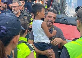 Allen ritrovato, il vigile del fuoco della foto iconica: “Giornata che ripaga momenti difficili”