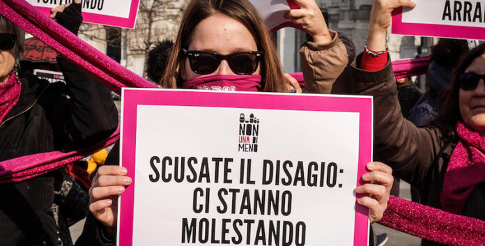 Centri Antiviolenza, una manifestazione (Ansa/Matteo Corner) Centri Antiviolenza, una manifestazione (Ansa/Matteo Corner)