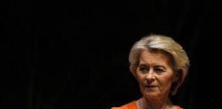Dazi, Ue risponde a Trump: “Pronte contromisure, sospese fino a inizio agosto”