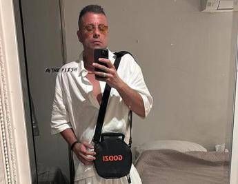 Dj morto a Ibiza, il padre: “È stato legato e malmenato, ora giustizia”