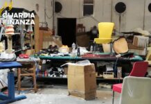 Fatture false per 50 milioni, frode nel “Triangolo della sedia”. GdF: 14 imprenditori cinesi denunciati. Sequestri per oltre 600mila euro Fatture false di imprenditori cinesi nel triangolo della sedia