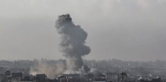 Due morti in raid Israele sulla chiesa cattolica di Gaza, ferito padre Romanelli. Meloni “Inaccettabile”