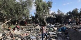 Gaza, ancora raid sulla Striscia: “Almeno 27 morti”