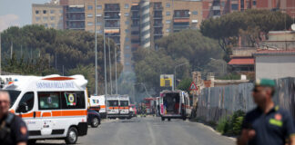 Esplode un distributore di carburante a Roma, 45 i feriti fra cui due gravi