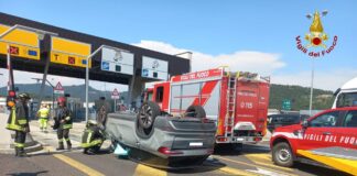 Incidente in SPV: auto si ribalta presso il casello di Valle Agno, un ferito spv