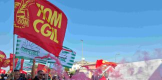 Gambellara, i lavoratori di Ebara Pumps bloccano la SR11, FIOM trentina e vicentina con FIM Vicenza: “Salari dignitosi, non tagli” Lavoratori Ebara Pumps di Gambellara lungo strada regionale 11