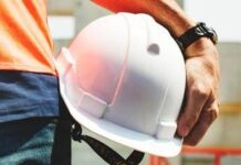 Lecce, pompa di cemento tocca fili elettrici: operaio 67enne muore folgorato