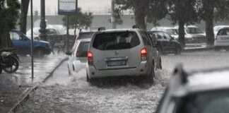 Nubifragio in Campania, bomba d’acqua a Bacoli e strade allagate a Napoli
