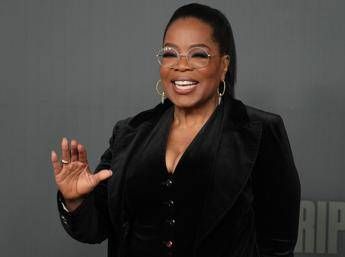 Oprah Winfrey dirimpettaia del principe Harry: “Mi ha chiamata per un problema di anatre”