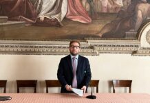 Vicenza, basta vetrine in stato di abbandono: i locali vuoti vanno allestiti con vetrofanie e pannelli decorativi Possamai su centro storico vicenza