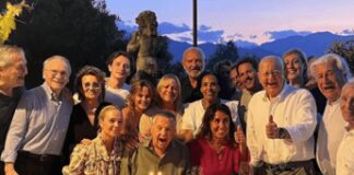Renato Pozzetto compie 85 anni, il video della festa in famiglia con Massimo Boldi