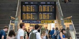Sciopero, anche oggi stop dei treni: orari, fasce garantite e rimborsi
