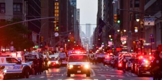 Sparatoria a New York in un grattacielo di Manatthan, 5 morti: ucciso anche l’attentatore