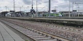 Strage di Brandizzo, 24 indagati: l’accusa è di omicidio colposo