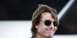 Tom Cruise e Ana de Armas insieme, ‘beccati’ mano nella mano