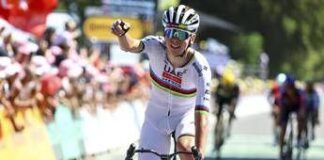 Tour, Pogacar vince la settima tappa in volata e torna maglia gialla