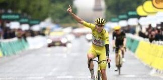 Tour de France, Pogacar trionfa ma Van Aert gli toglie ultima tappa