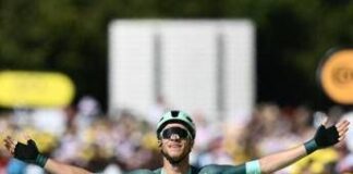 Tour de France, dopo sei anni primo al traguardo un italiano: il friulano Milan vince ottava tappa in volata. Pogacar resta in maglia gialla