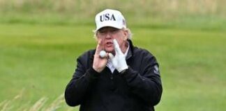 Trump ‘bara’ a golf? Un video mostra l’aiutino al presidente