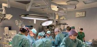 Tumori, mandibola ricostruita con un osso della gamba nel Milanese